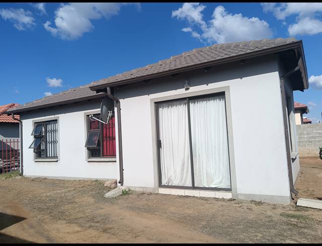 3 BEDROOM HOUSE FOR SALE IN RACEWAY